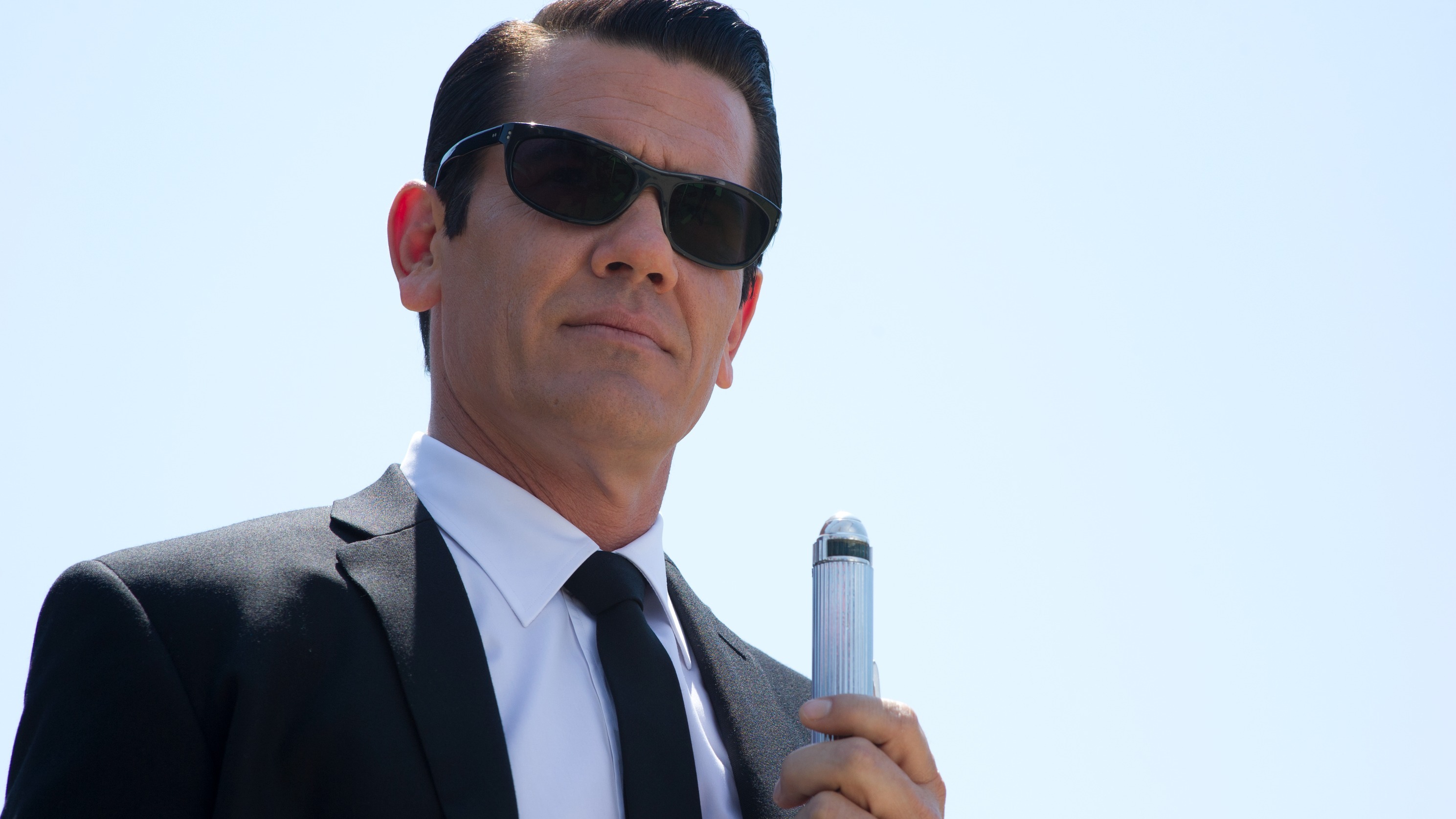 Cropped Josh Brolin Agent K