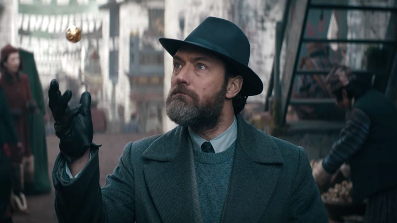 Cropped Jude Law Albus Dumbledore