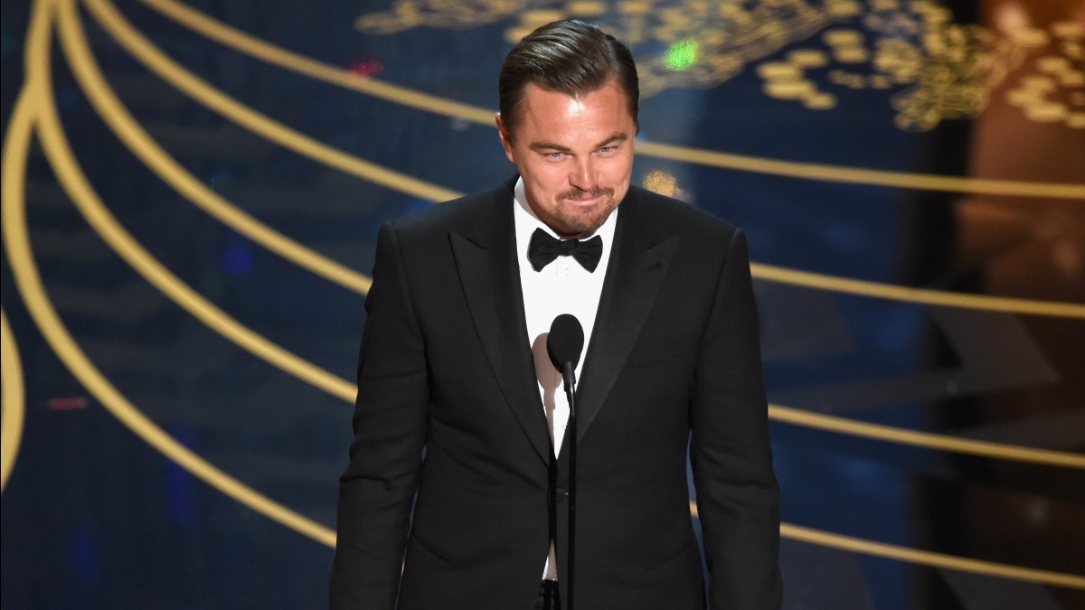 Cropped Leonardo Di Caprio finally wins