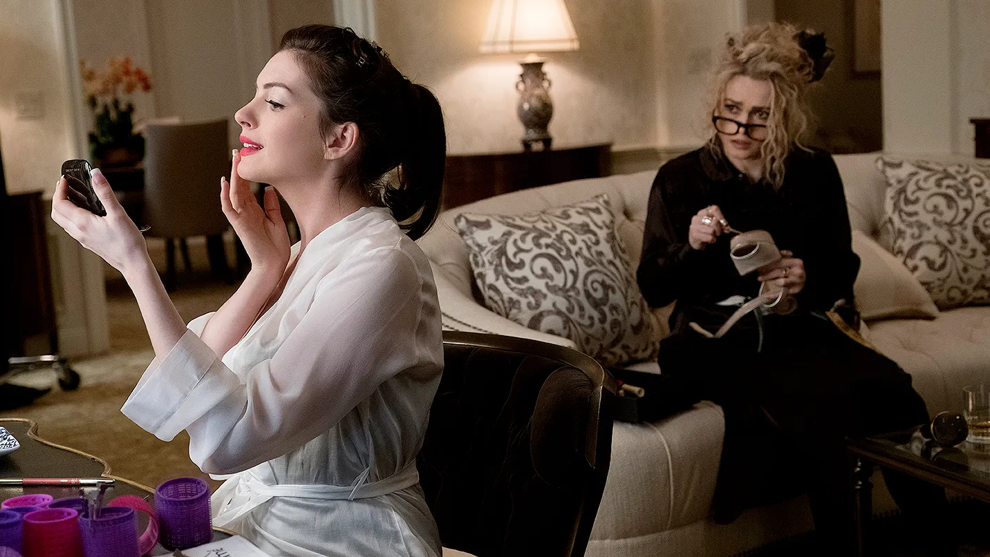 Cropped Oceans 8 Anne Hathaway