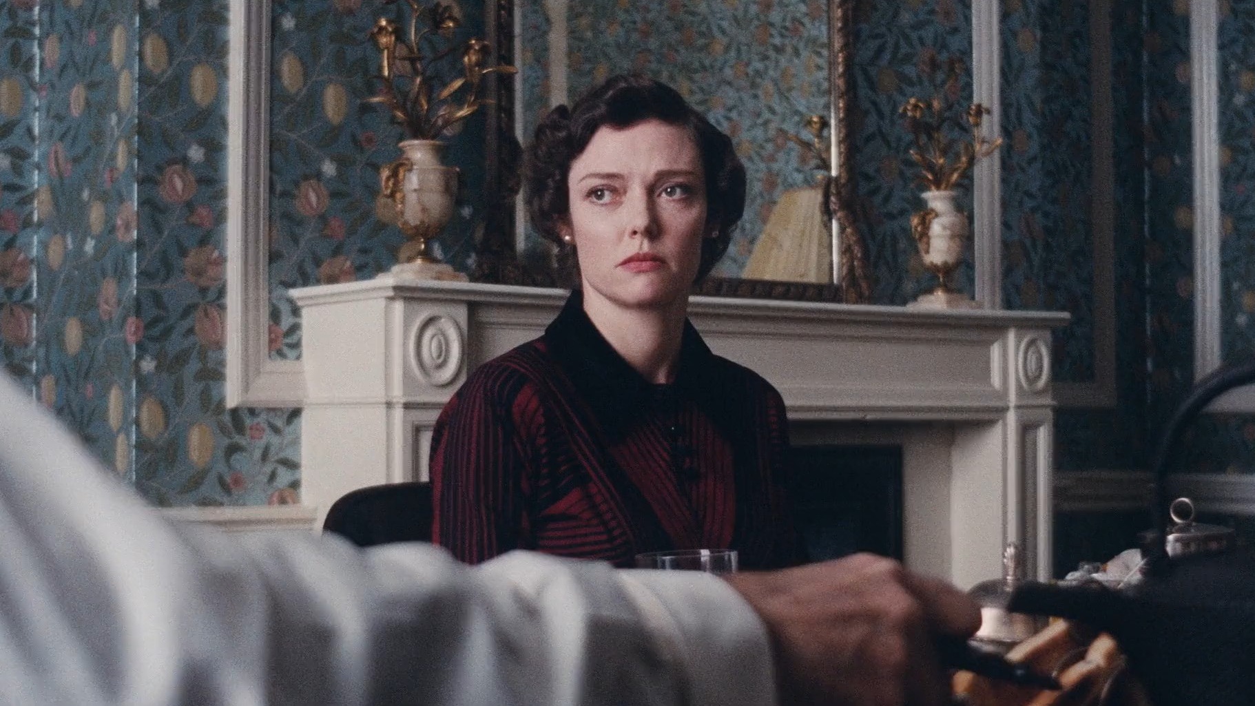 Cropped Phantom Thread