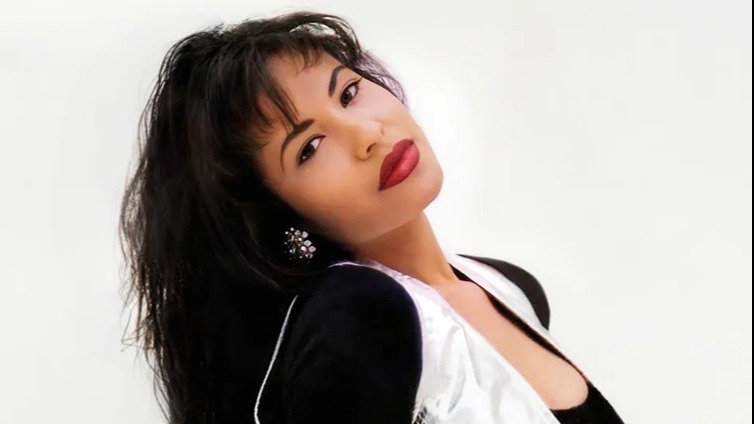 Cropped Selena