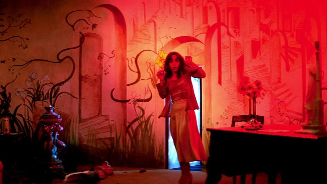 Cropped Suspiria