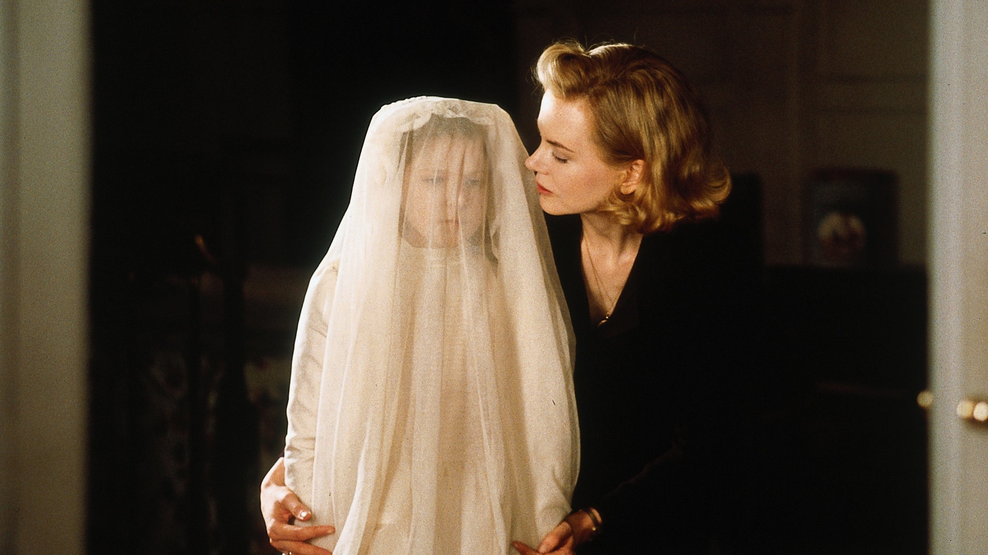 Cropped The Others 2001