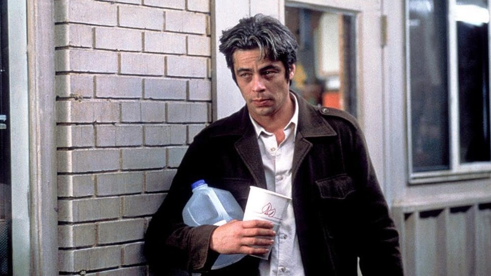 Cropped Way of the Gun benicio del toro