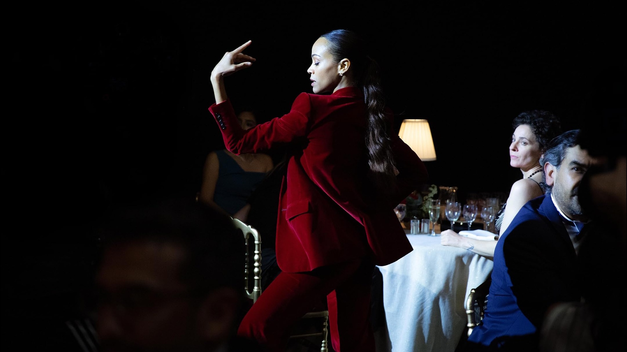 Cropped Zoe Saldana