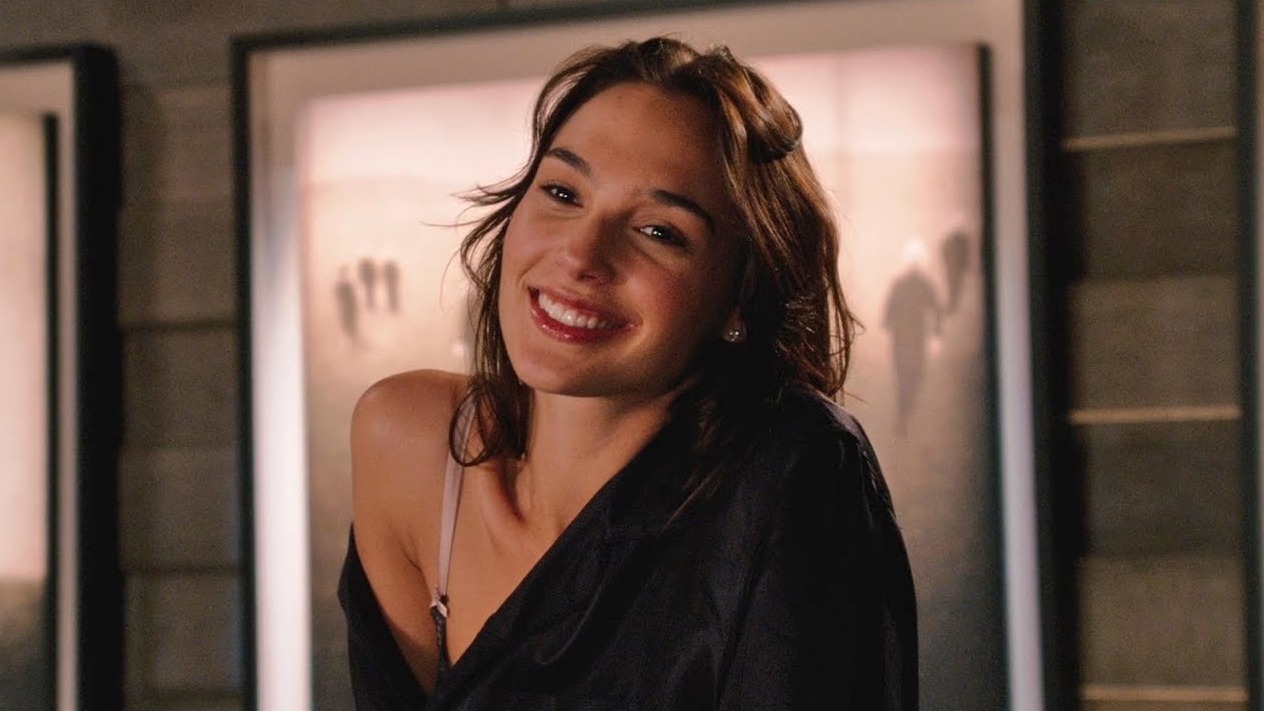 Cropped gal gadot date night