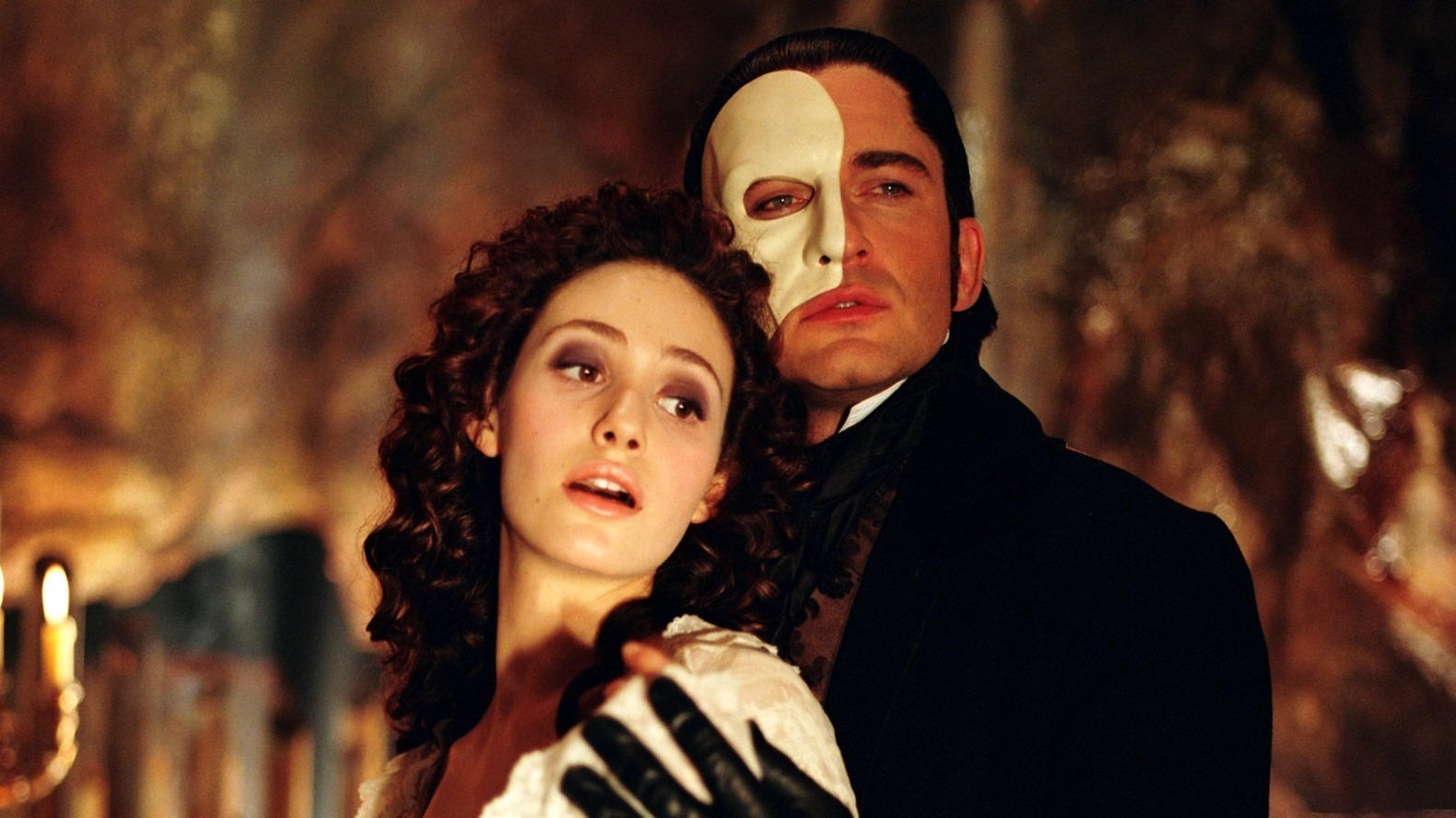 Cropped the phantom of the opera 2004