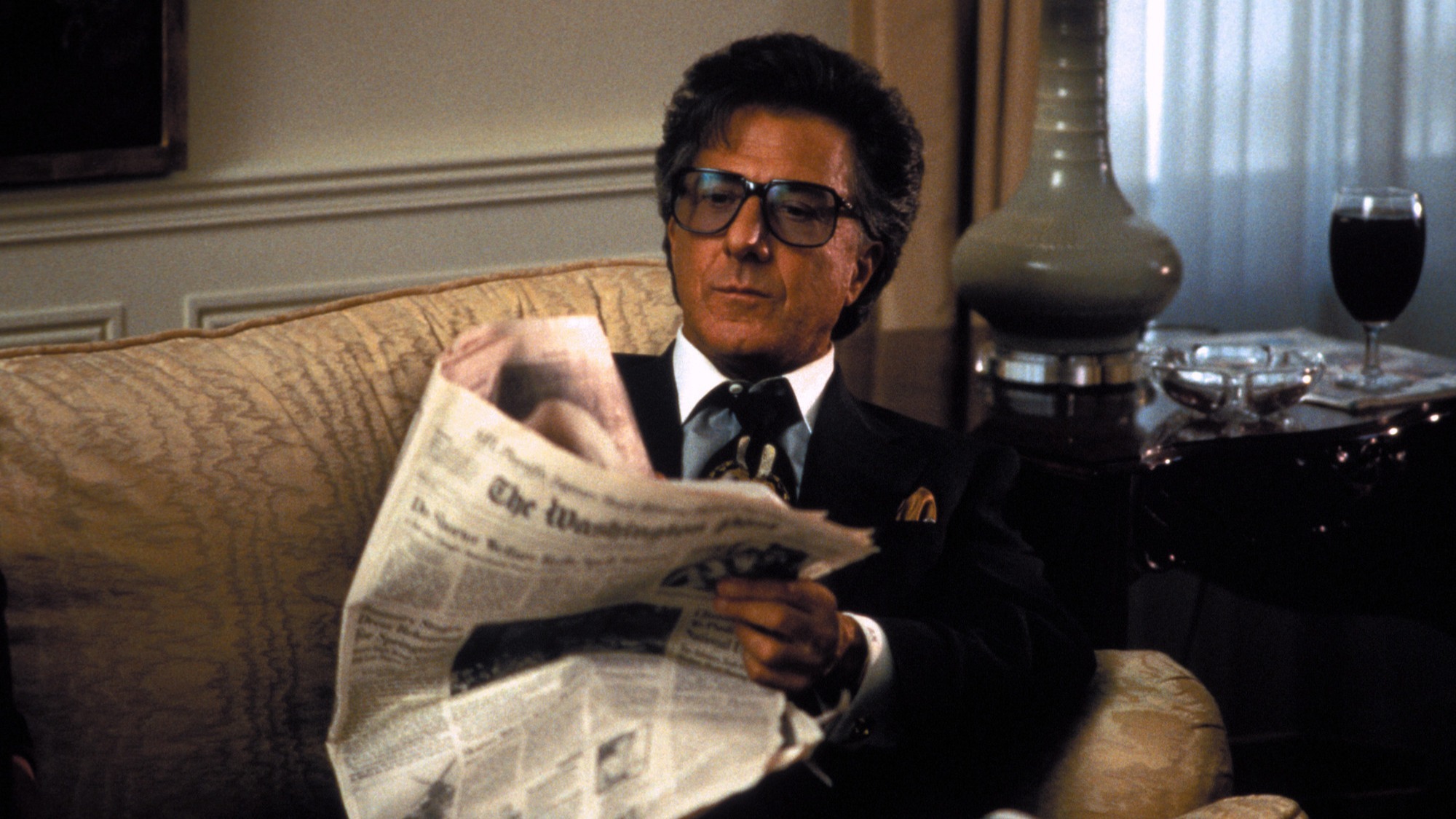 Cropped wag the dog 1997