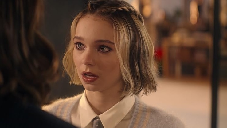 Emma myers in Family Switch 2023 cropped processed by imagy