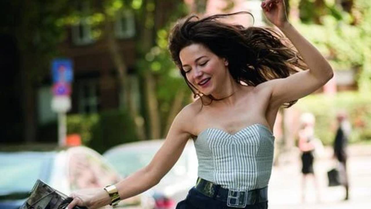 Hannah Herzsprung mit der Rolle Leni