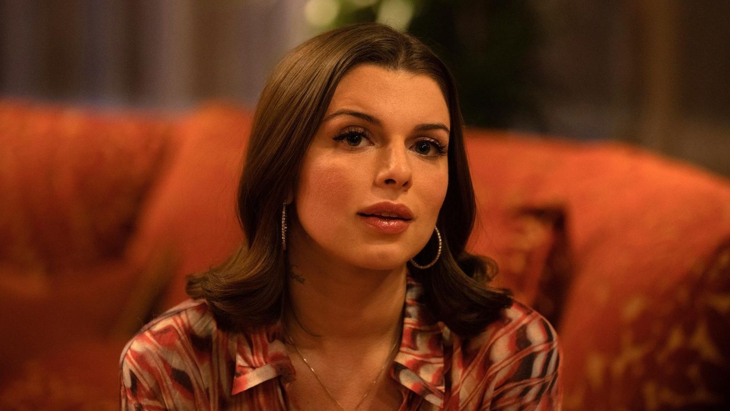 Julia fox uncut gems cropped processed by imagy