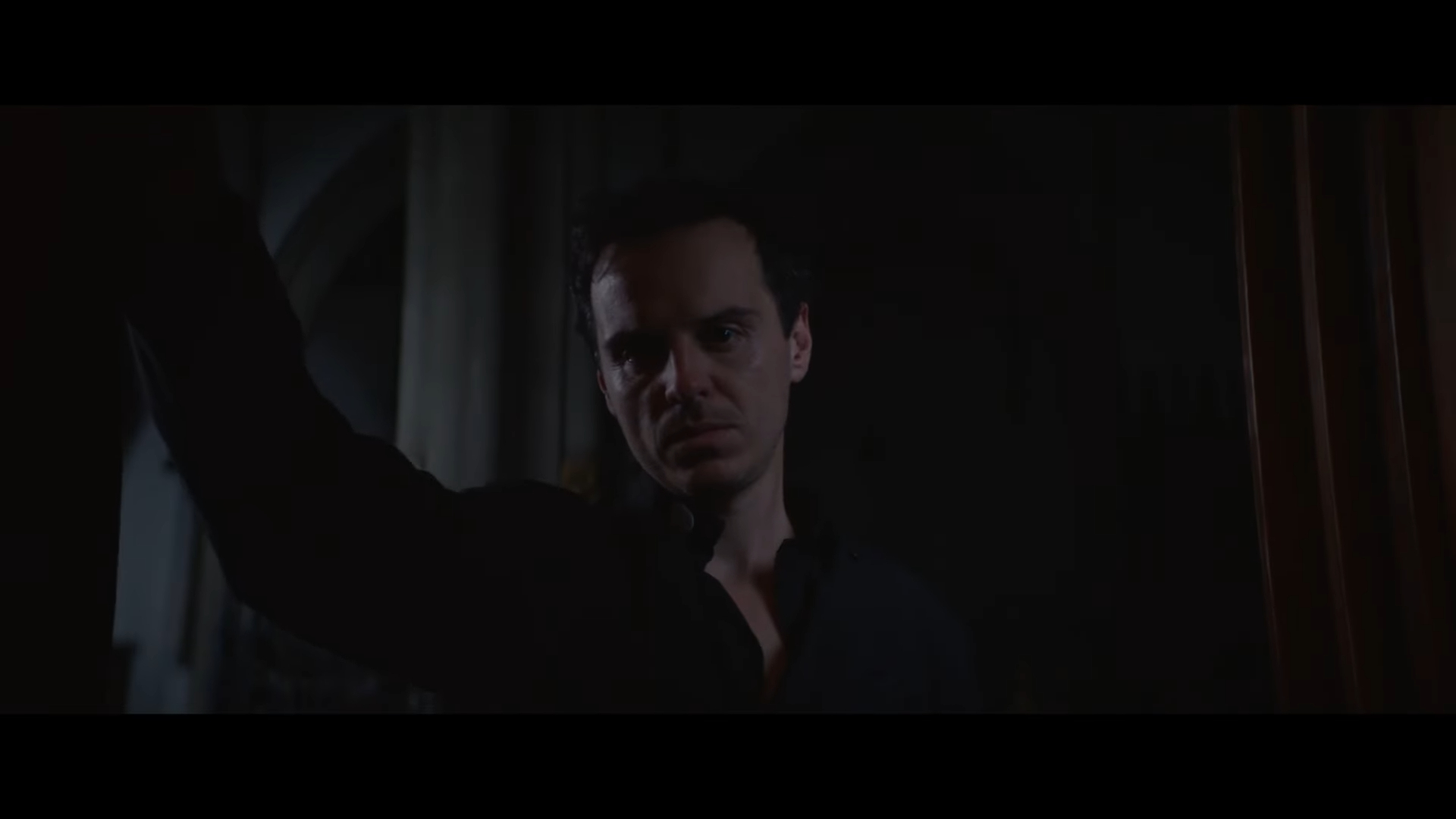 Kneel fleabag