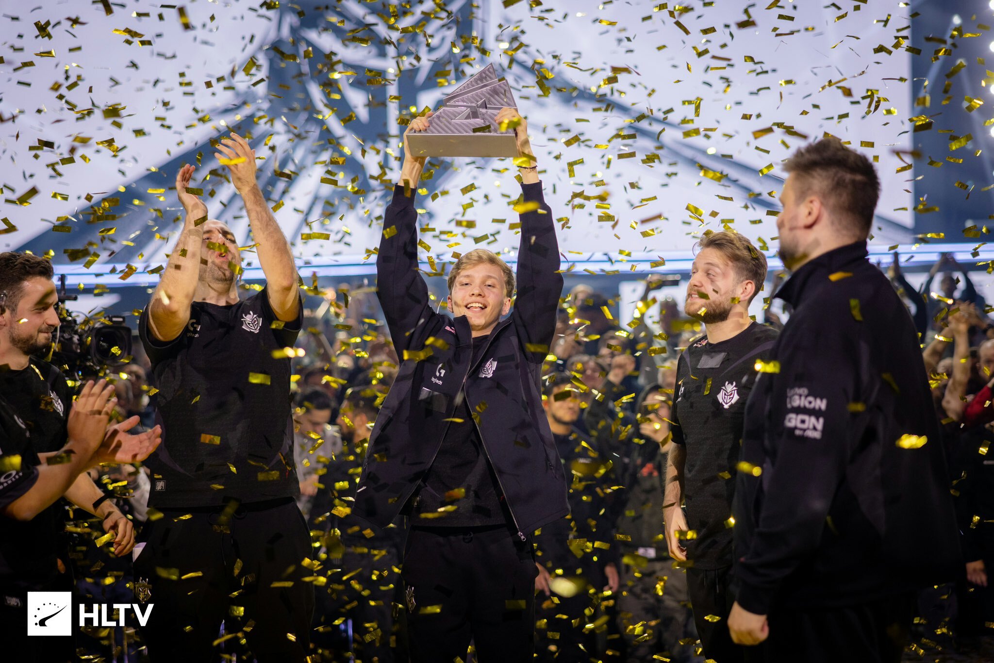 M0 NESY BLAST Trophy