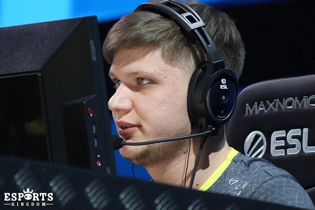 S1mple Dramatic Throws