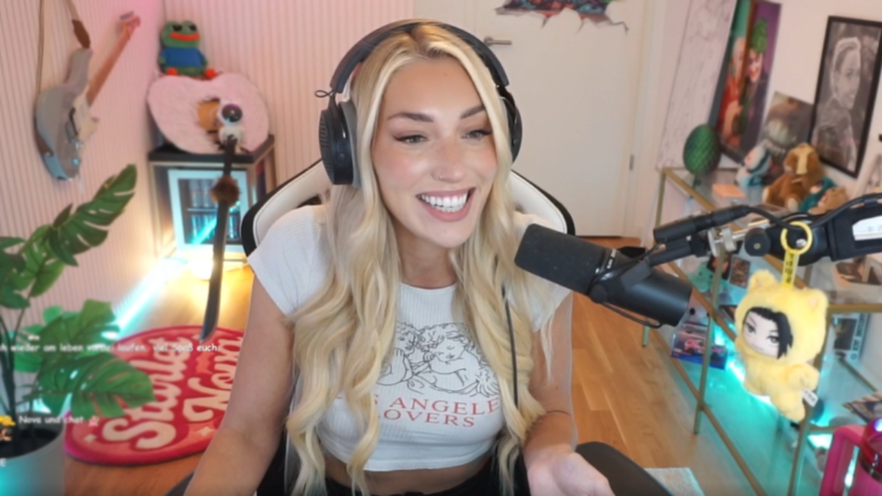 Starletnova Nova über Komplimente von Frauen