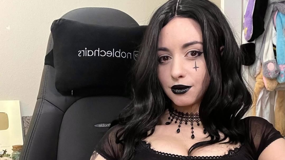 Sweetanitatwitch Verified Follow 1080w cropped processed by imagy