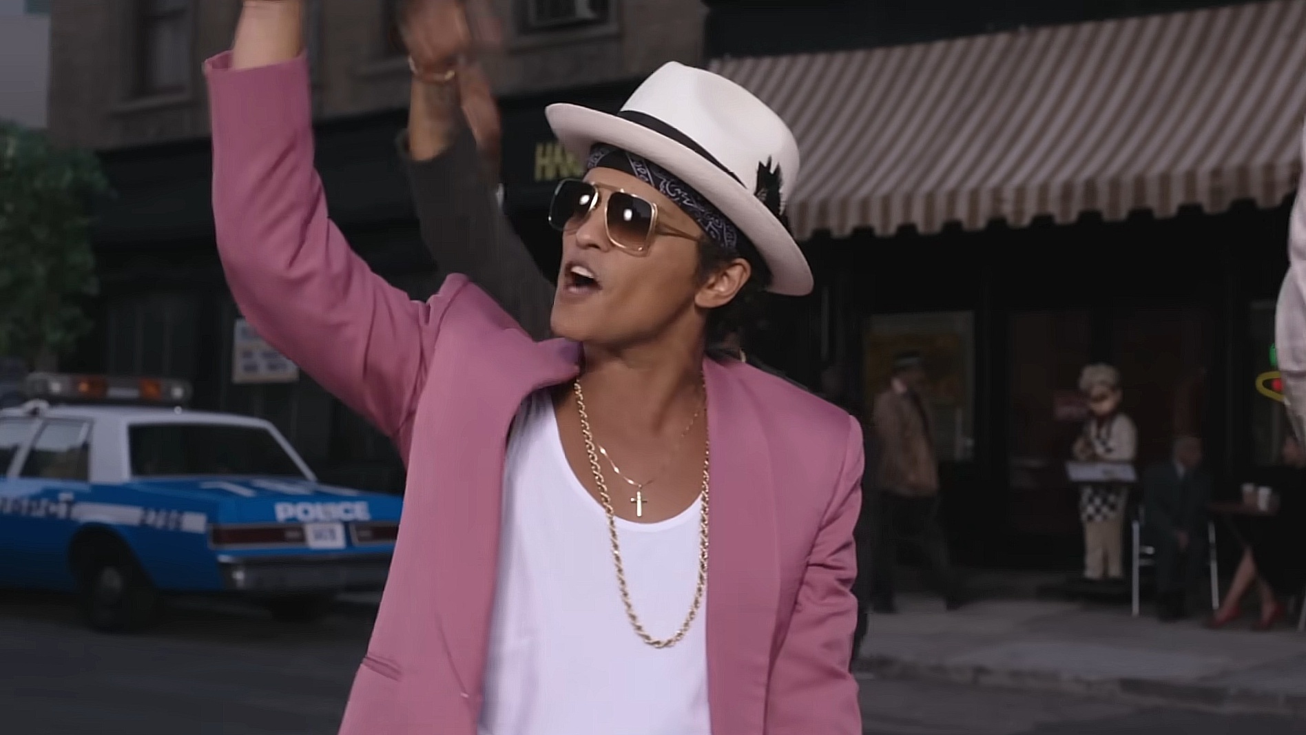 Uptown funk cropped processed by imagy