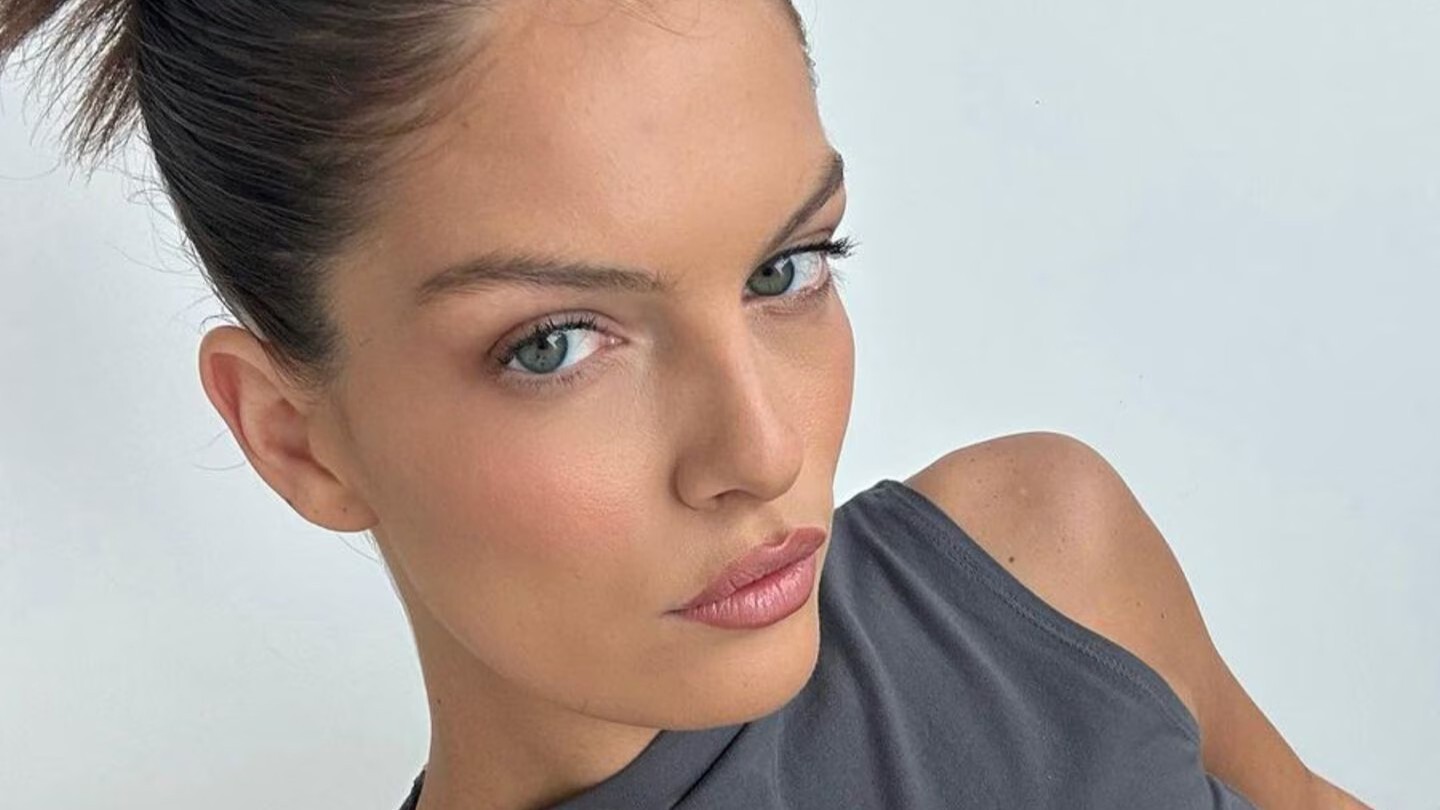 Vanessa fuchs 16