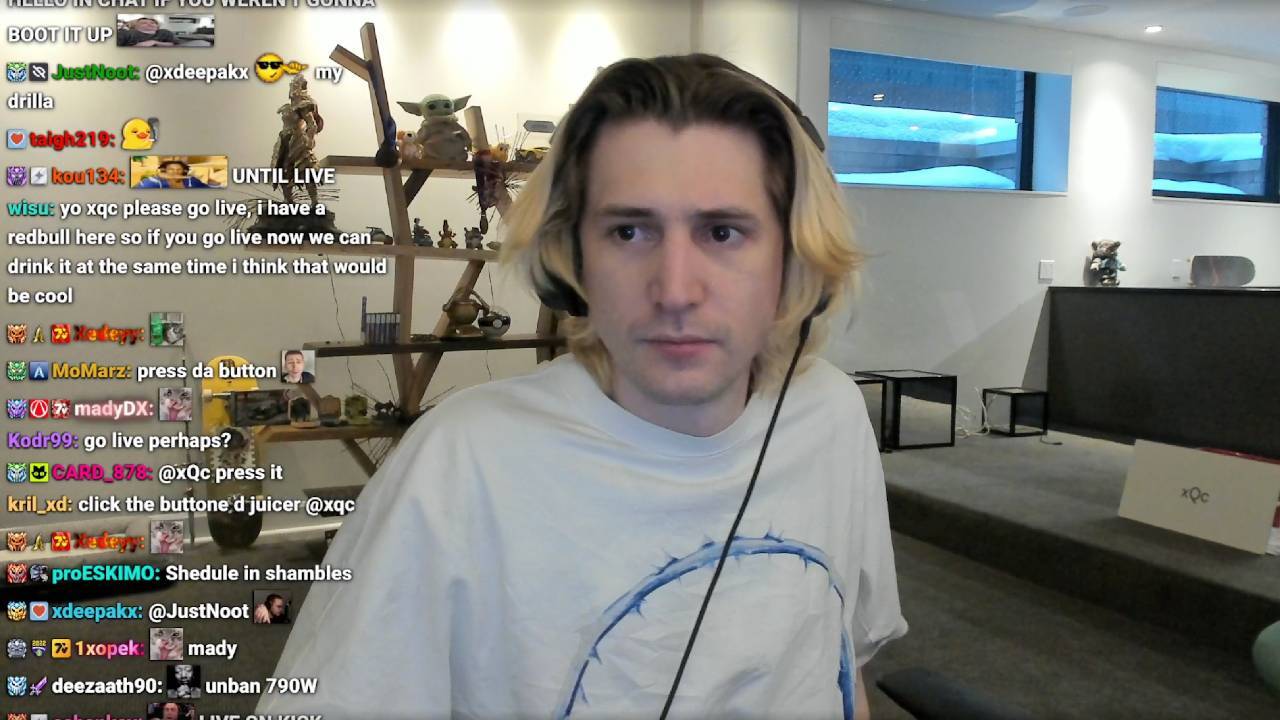 X Qc reacts Overwatch Rush